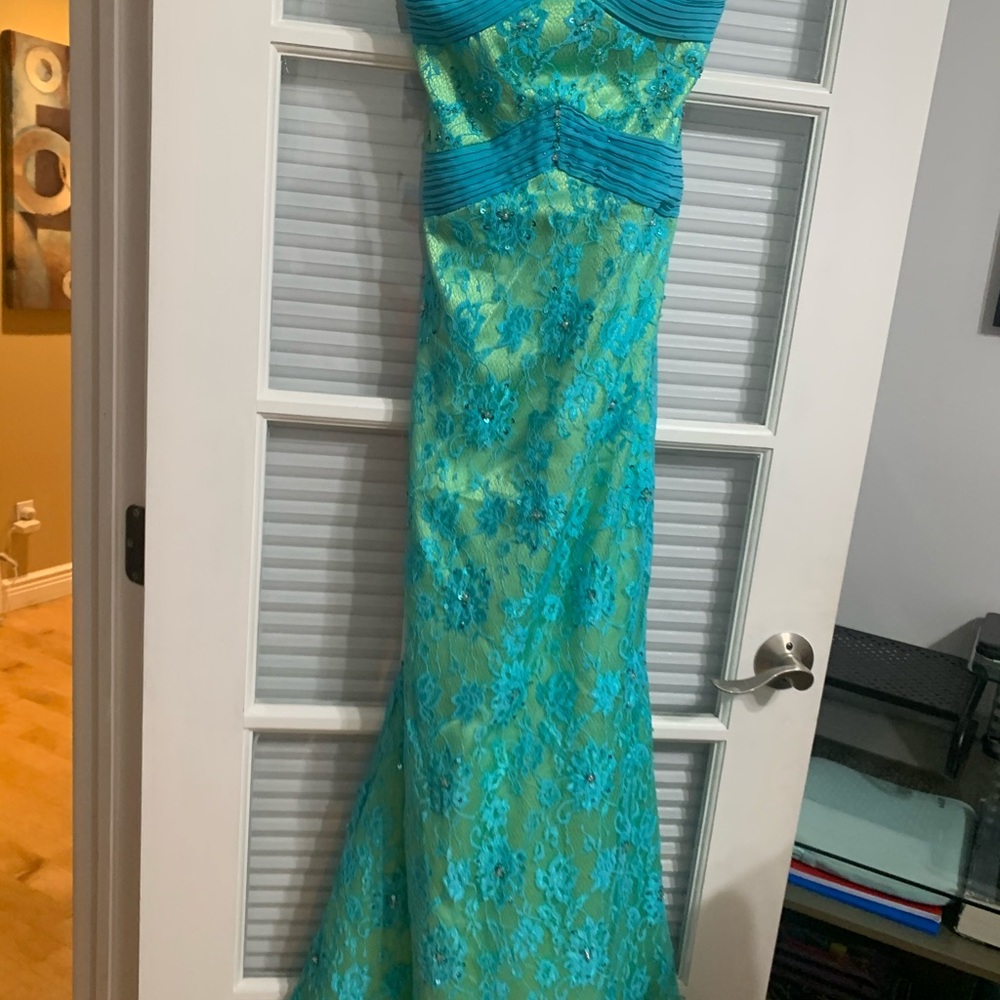 Prom/ evening gown beautiful dress